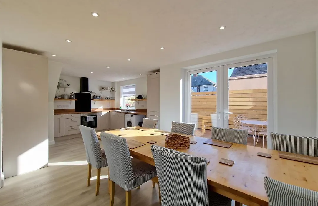 Dysa Bentinck House-1
